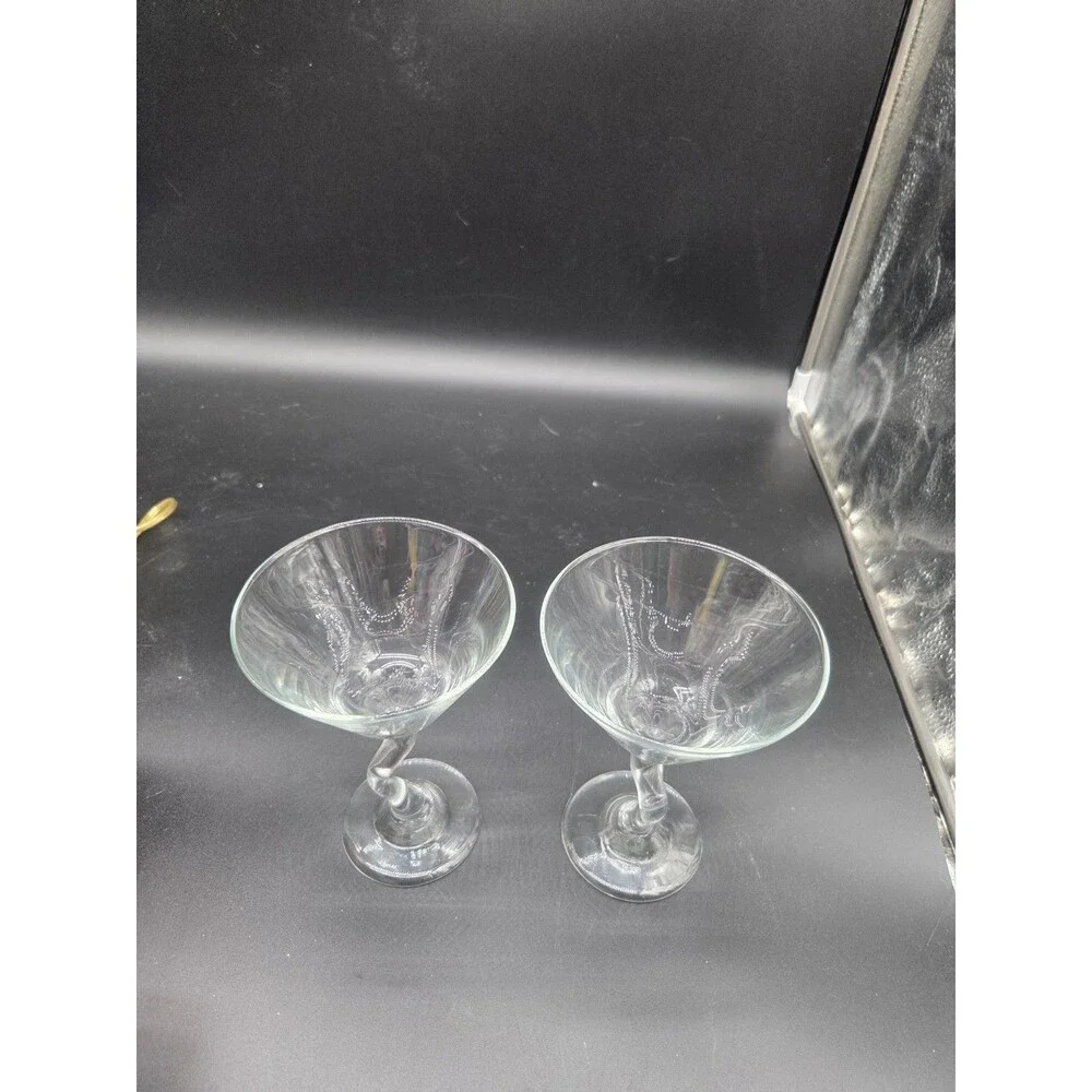 Libbey Z Stem Martini Glasses 9.25 oz Capacity Set of 2 Clear Glass.  6.5